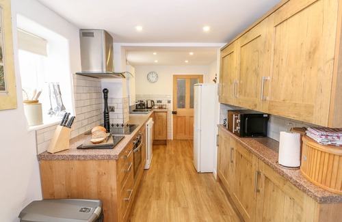 Swaffham Cottage | MANOR FARM COTTAGE, pet friendly, with a garden in Swaffham