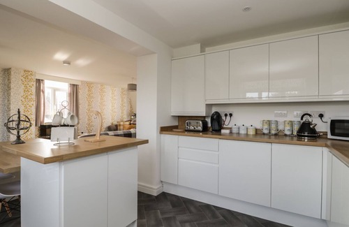 Scarborough Apartment | MANOR HEATH - THE PENTHOUSE, pet friendly in Scarborough