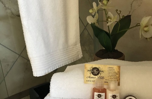 Kroondal House | Manor Hills Guest Lodge