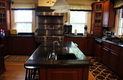 Warrenton House | Manor House at The Black Horse Inn