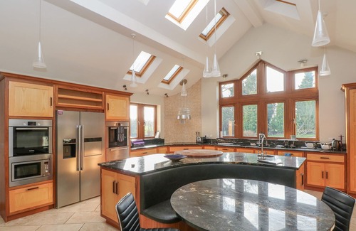 Hasland Cottage | MANOR HOUSE, family friendly, luxury holiday cottage in Chesterfield