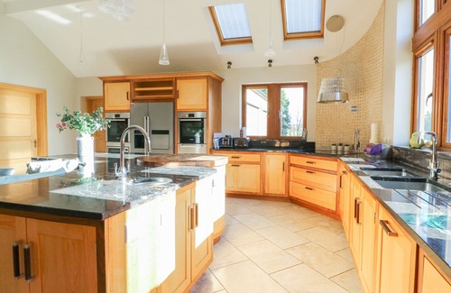 Hasland Cottage | MANOR HOUSE, family friendly, luxury holiday cottage in Chesterfield
