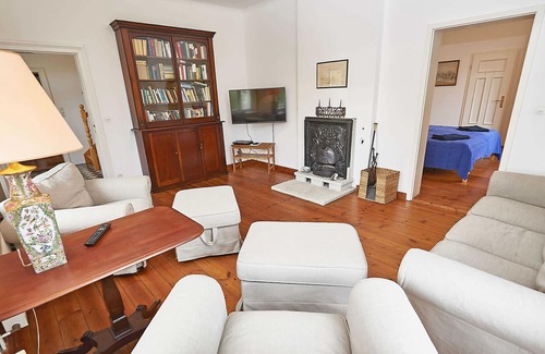 Neukamp House | Manor house Glowitz | idyllic location with garden + fireplace - GG 1