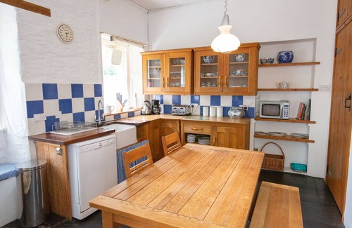 Polperro House | Manor House with gardens, hot tub & sea views, sleeps 21 with cottage