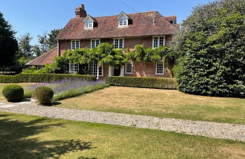 Fishbourne House | Manor House with pool and tennis court