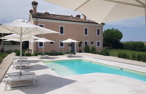 Monsano Apartment | Manor in Marche with Pool & Adriatic Views