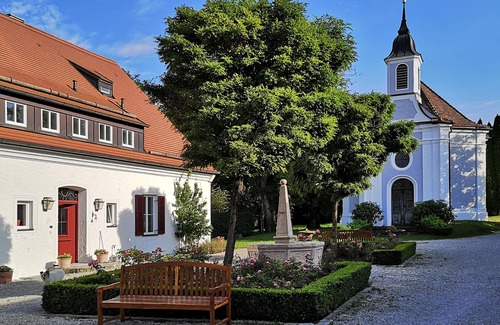 Diessen am Ammersee Apartment | Manor vacation apartment near the lake