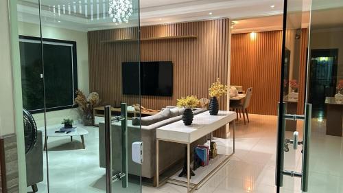 Tirirical House | Mansão com piscina próximo do Aeroporto Rodoviária