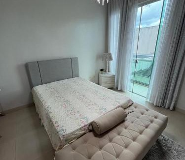 40 Horas House | Mansão em Condomínio