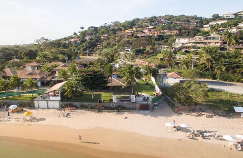 Village da Ferradura Villa | Mansão Pé na Areia da Praia da Ferradura