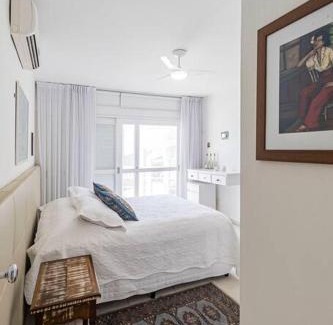 Jardim Acapulco House | Mansão quadra de tênis, sala jogos, serv completo