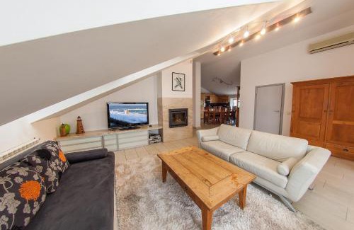 Kyiv Apartment | Mansard Apartment Antonovicha 4