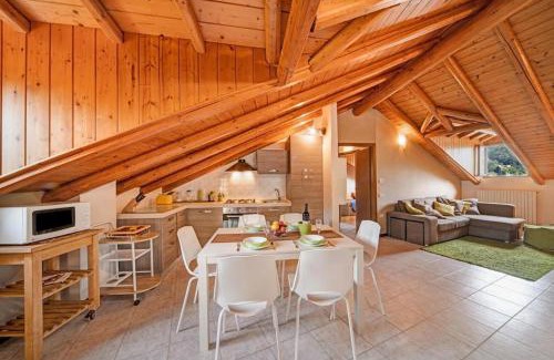 Esino Lario Apartment | Mansarda fra monte e lago