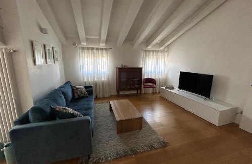 Cornuda Apartment | Mansarda Munari in centro a Cornuda, tra le colline Prosecco