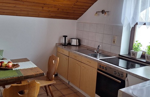 Laufen Apartment | Mansarden-wohnung 38m² mit Bergblick, bis 4 Personen, 2 Balkone