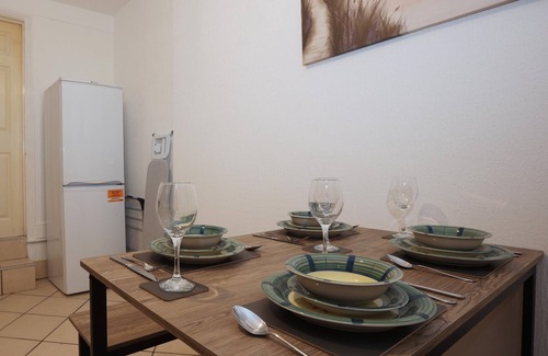 Riverside House | Mansfield House, Close to Principality