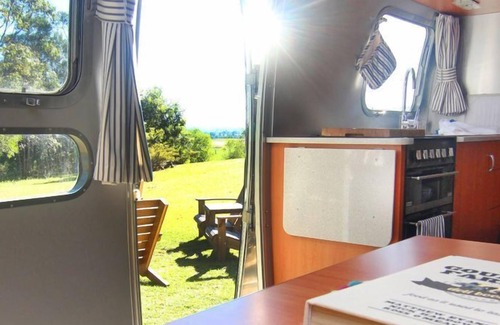 Tinonee House | Mansfield on the Manning - Unique 31' American Airstream
