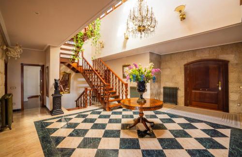 El Tiemblo Villa | Mansión con Jacuzzi a 40 grados, gran piscina y Pádel