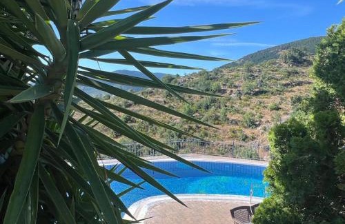 El Tiemblo Villa | Mansión con Jacuzzi a 40 grados, gran piscina y Pádel