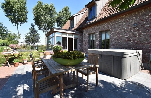 Lichtervelde Villa | Mansion Den Ast with jacuzzi and garden