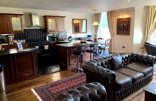 South Cliff House | Mansion House