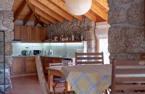 Santa Comba Dao Villa | Mansion in Dão Valley by River Beach