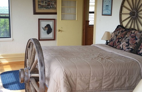 Meridian Bed & Breakfast | Mansion in Meridian, TX - Great central location for vacation in Bosque County