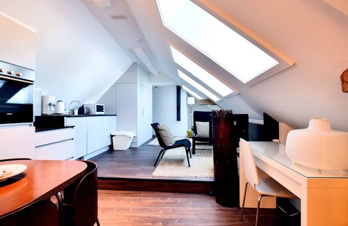 Robertville Villa | Mansion in Robertville near Forest Trails