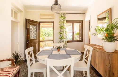 Vrahati House | Mansion of 120 m2, with high ceilings and big yard