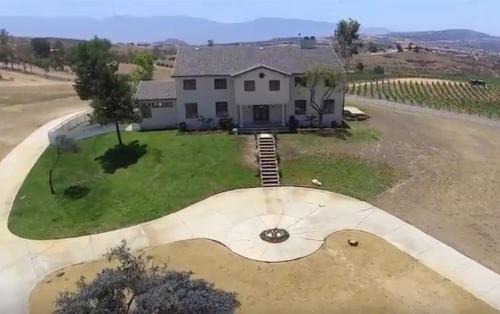 Hemet House | Mansion on the Hill let 4 Rooms, 5th cost extra