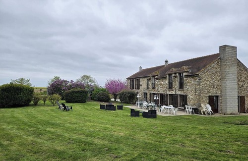 Pecy House | Mansion - Pécy
