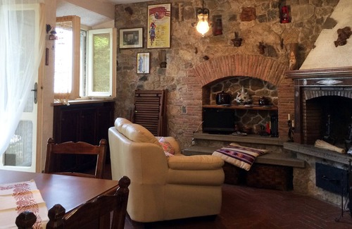 Verucchio House | Mansion - Verucchio House with garden
