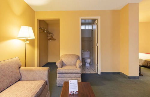 Springfield Hotel | Mansion View Inn and Suite