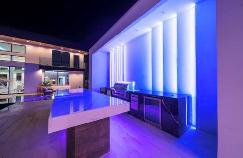 Preston Hollow House | Mansion w/The BEST POOL in Dallas