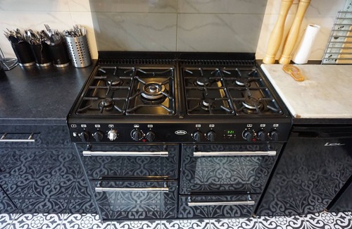 Ryde House | MANSION WITH SWIMMING POOL, GAMES ROOM, SEA VIEWS, SANDY BEACHES 2 MINS WALK