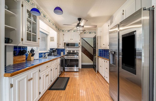 Grosse Pointe House | Mansion with Pub in Basement‼️
