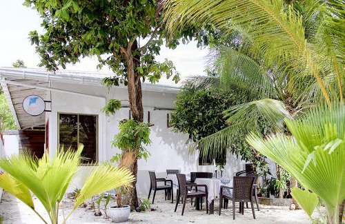 Dharavandhoo Bed & Breakfast | Manta Sky Inn