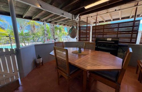 Kalbarri Apartment | Manta Stays Resort-Style Tropical Oasis