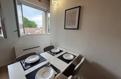 Old Town Apartment | Mantua Central Living