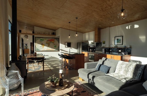 Careys Bay House | Manu Heights - Tranquil Luxury, Views & Privacy.