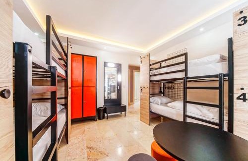 Ust Bostanci Hostel | Manu Startup House