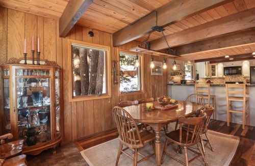 Carnelian Woods Ski Chalet | Manzanita Grove Cabin- Walk to Beach & Forest