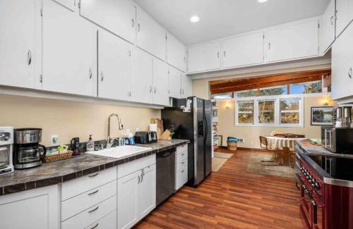 Manzanita House | Manzanita Schoolhouse