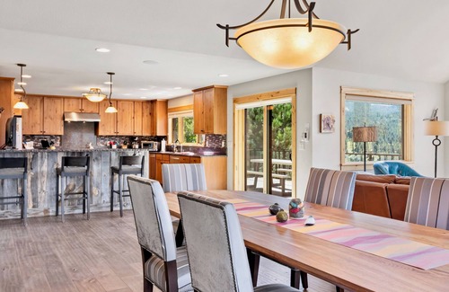 Windcliff Estates House | Mapes Luxury Vacation Home at Windcliff