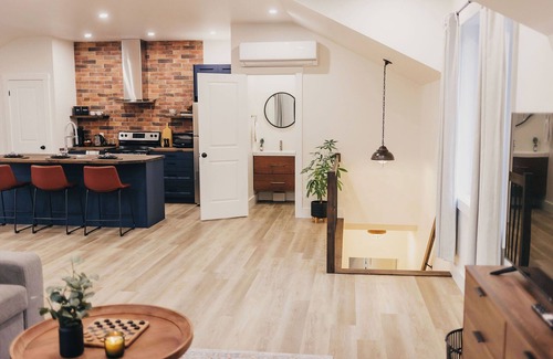 Pelham Apartment | Maple Acres Loft - Forest views & King Bed
