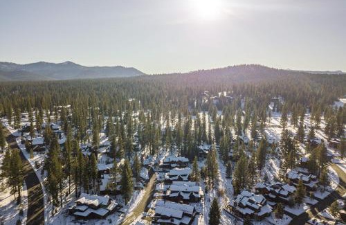 Truckee House | Maple by AvantStay Modern Mountain Home w Cozy Fire Pit 15 Mins frm Northstar