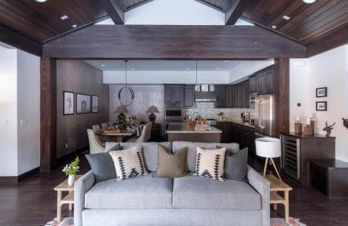 Truckee House | Maple by AvantStay Modern Mountain Home w Cozy Fire Pit 15 Mins frm Northstar