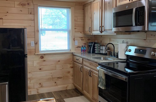 Alden Cottage | MAPLE COTTAGE - Lakefront on Thayer Lake in Alden with WiFi, AC