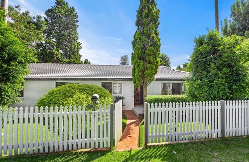 East Toowoomba House | Maple Cottage - Perfect Eastside Location
