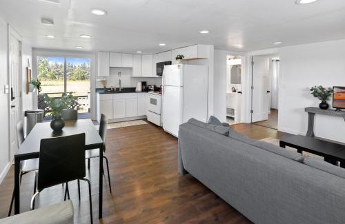 Douglas House | Maple Getaway - Short distance to downtown, beaches, and breweries
